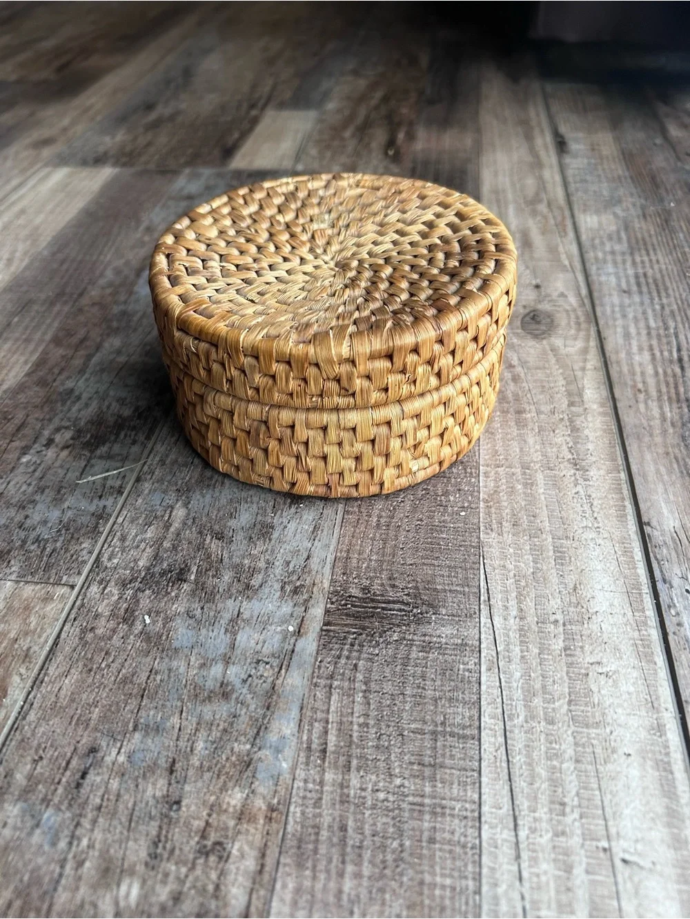 Handwoven Round Trinket Basket - Natural Tan
